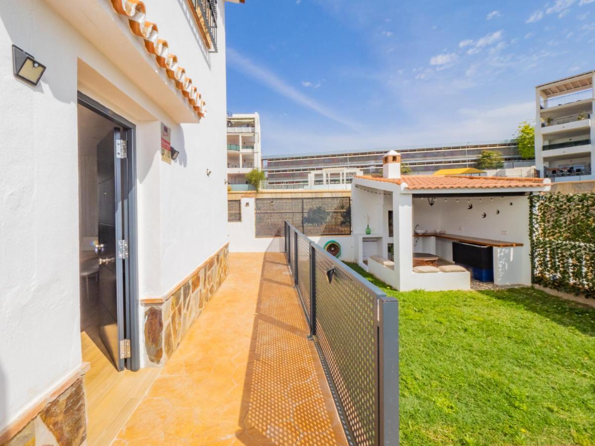 Cubo'S Hostal William'S Sunny 1 With Breakfast Torre de Benagalbon Esterno foto