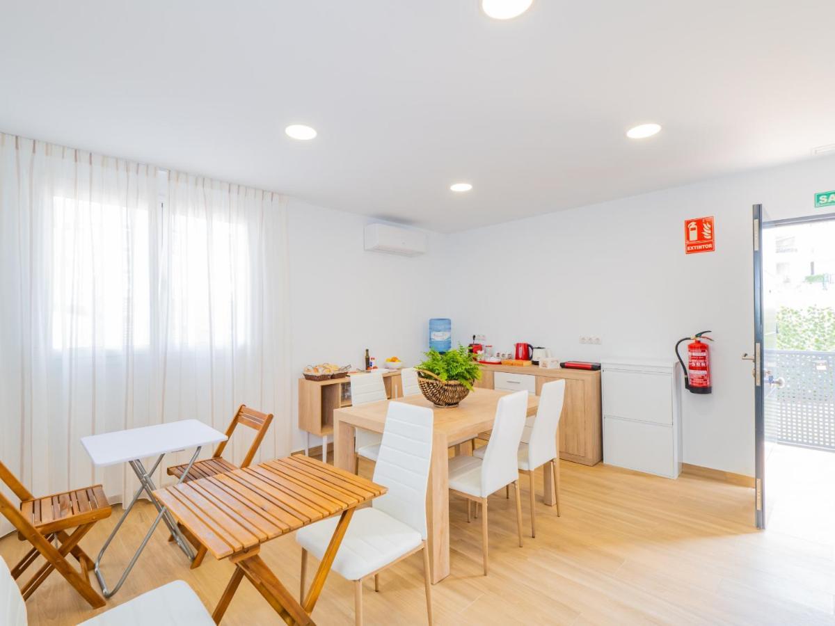 Cubo'S Hostal William'S Sunny 1 With Breakfast Torre de Benagalbon Esterno foto