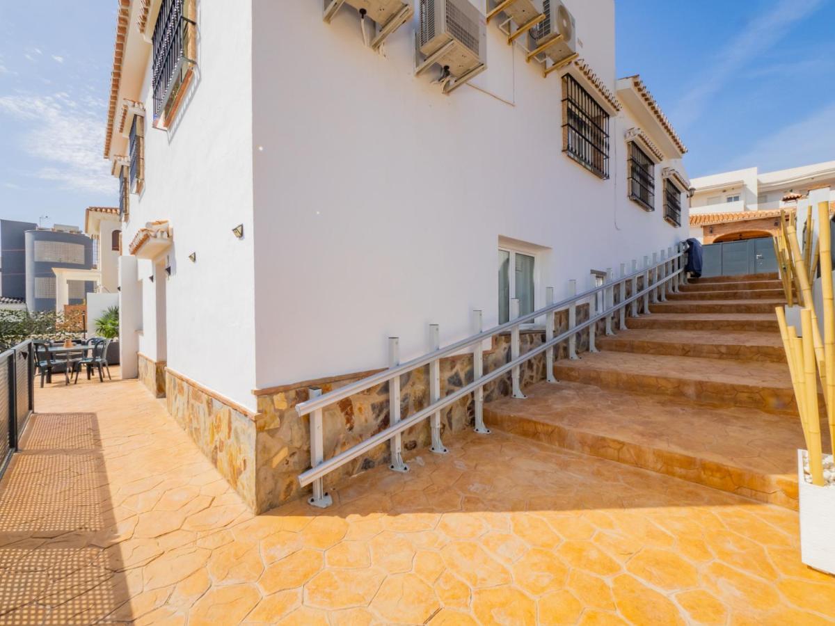 Cubo'S Hostal William'S Sunny 1 With Breakfast Torre de Benagalbon Esterno foto