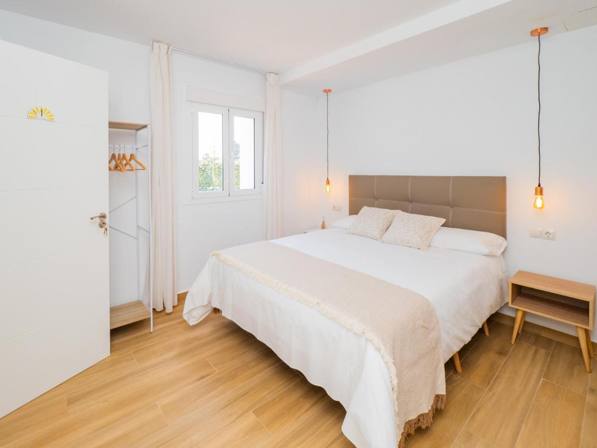 Cubo'S Hostal William'S Sunny 1 With Breakfast Torre de Benagalbon Esterno foto