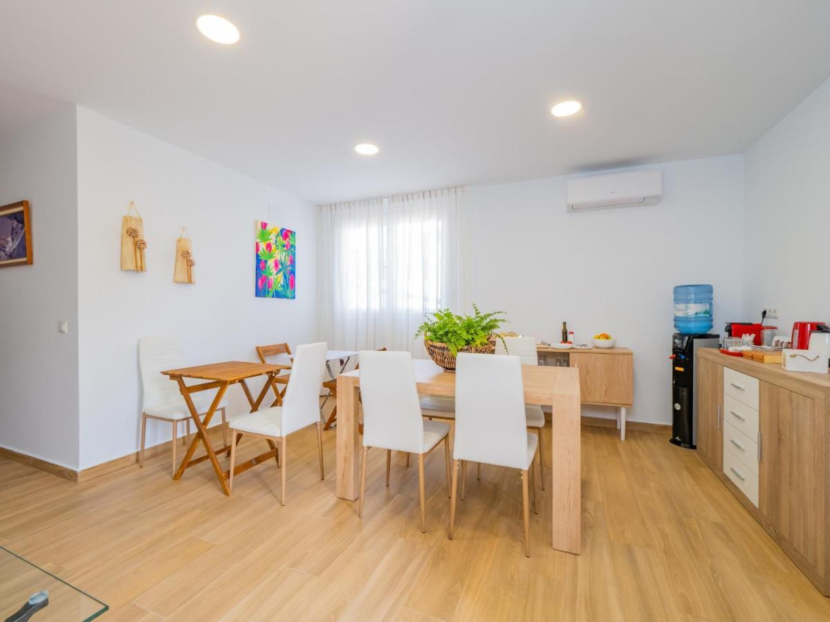 Cubo'S Hostal William'S Sunny 1 With Breakfast Torre de Benagalbon Esterno foto
