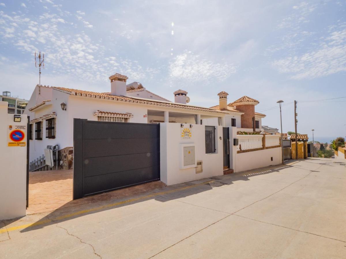 Cubo'S Hostal William'S Sunny 1 With Breakfast Torre de Benagalbon Esterno foto