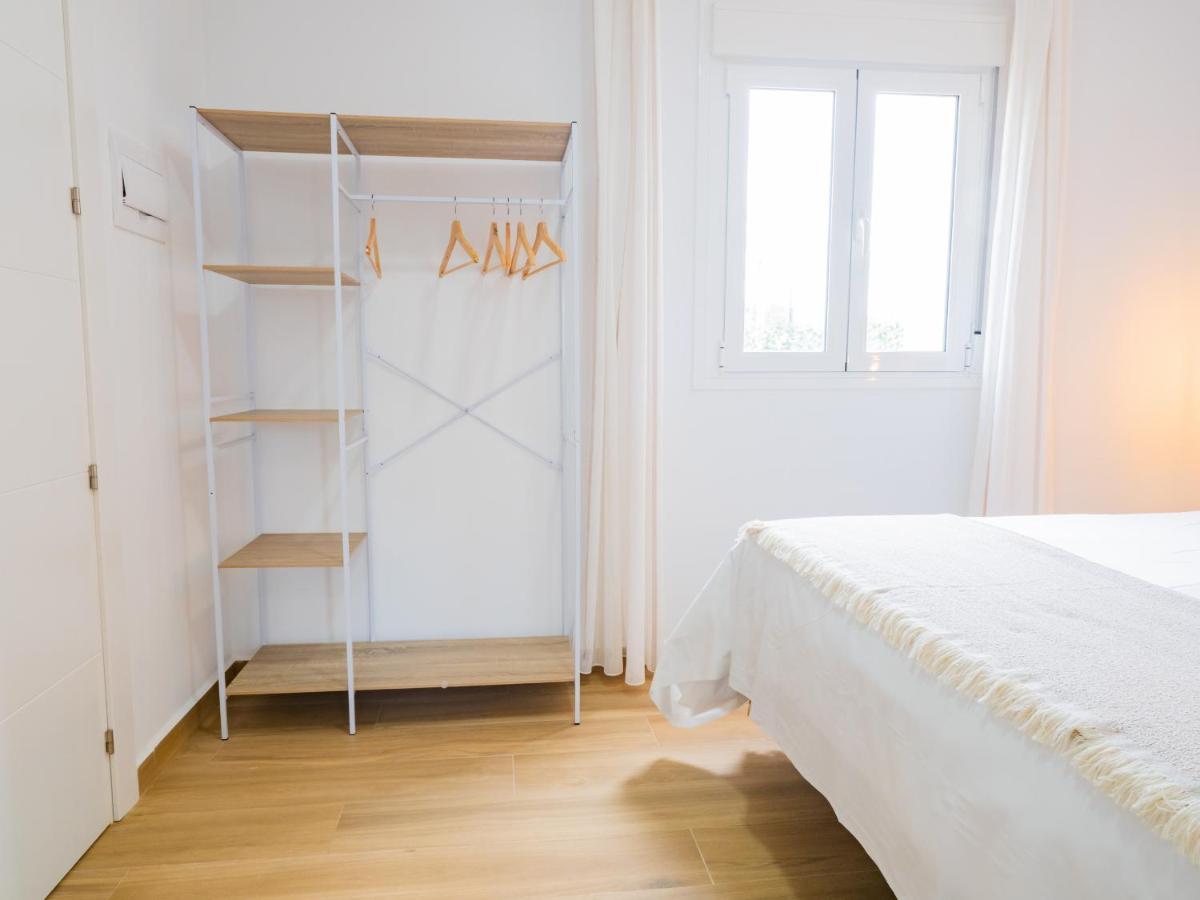 Cubo'S Hostal William'S Sunny 1 With Breakfast Torre de Benagalbon Esterno foto