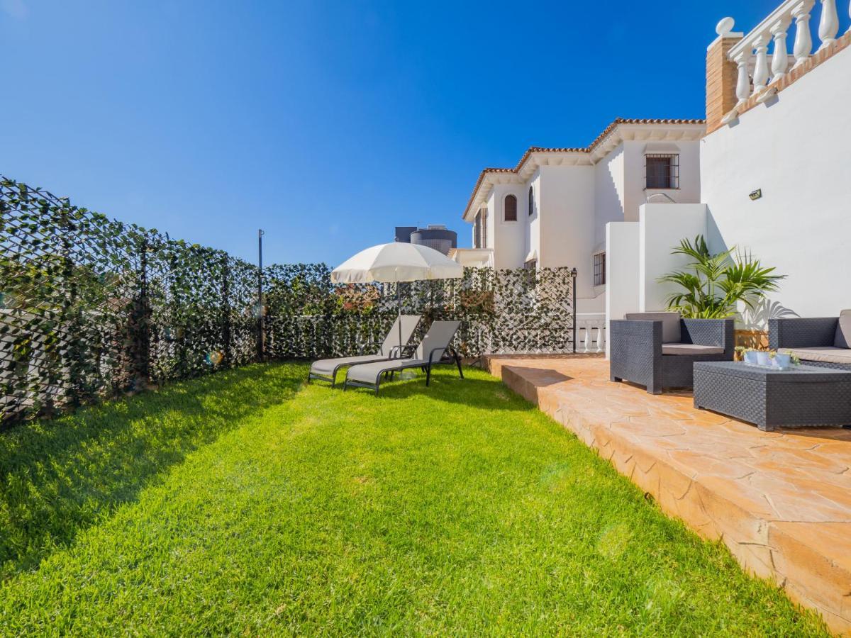 Cubo'S Hostal William'S Sunny 1 With Breakfast Torre de Benagalbon Esterno foto